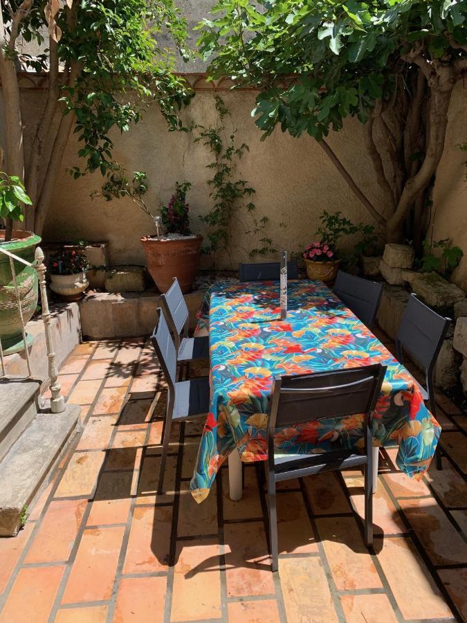 La Maison Sur La Place Aigues-Mortes Eksteriør billede