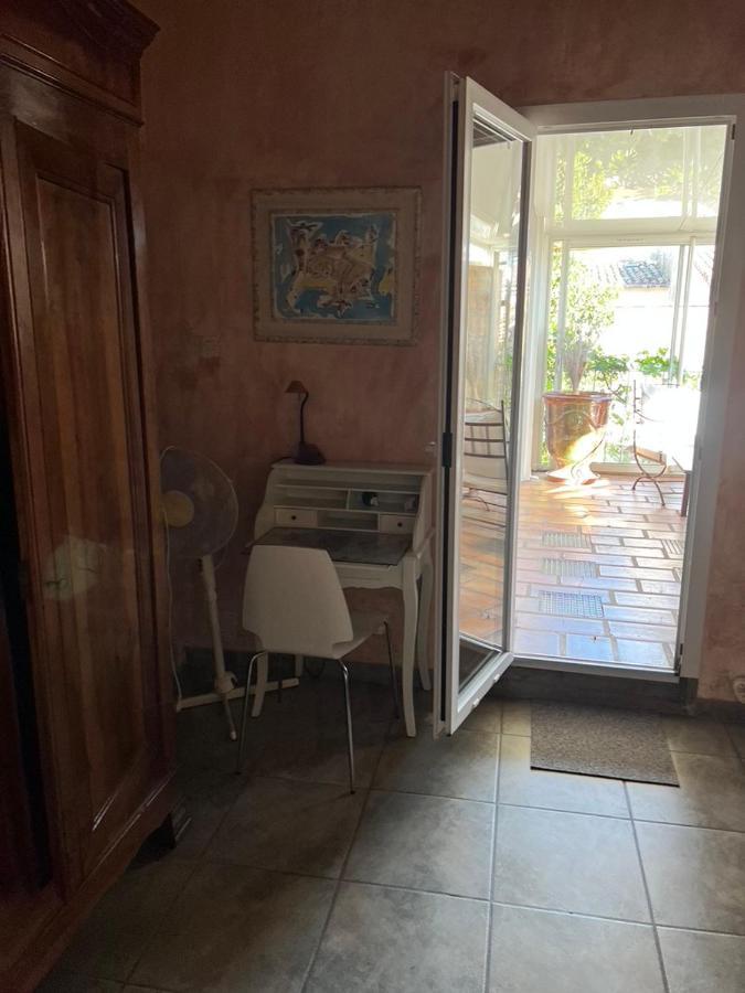 La Maison Sur La Place Aigues-Mortes Eksteriør billede