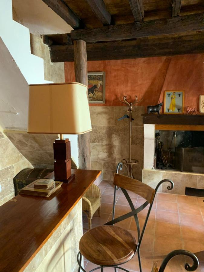La Maison Sur La Place Aigues-Mortes Eksteriør billede